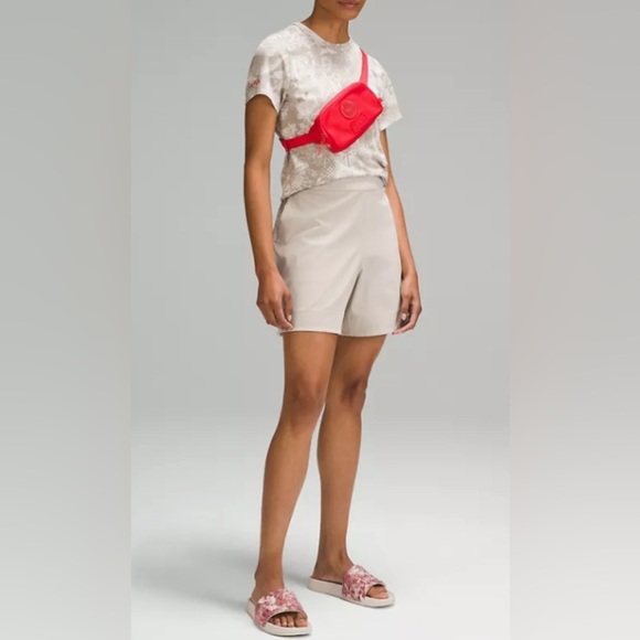 Lululemon Unisex Red Belt Bag - Picture 6 of 8